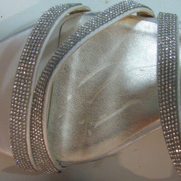* 2/$15 Naturalizer Glitter Silver Sandals Size 8 Good Condition $120 When New - Picture 9 of 9